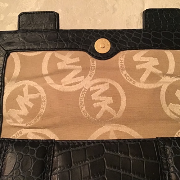 Michael kors clutch - Picture 3 of 5